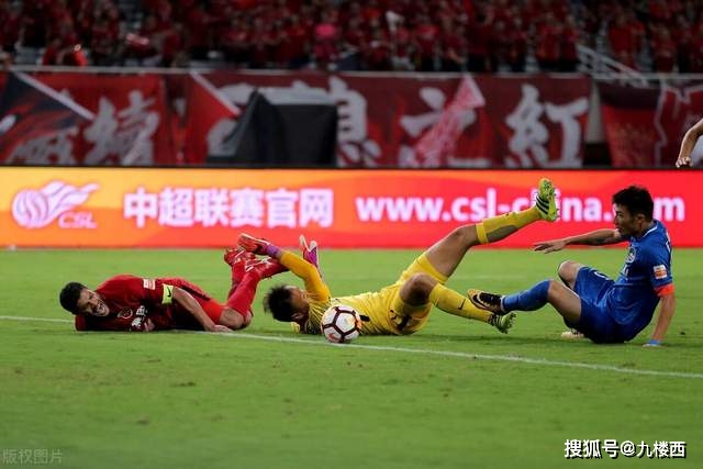 是谁？达洛特：C罗曾说一位曼联前锋踢不出来，因为他缺乏斗志